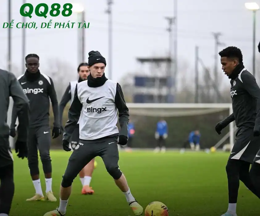 Cole Palmer trở lại tập luyện, chuẩn bị cho trận gặp Leeds (Ảnh: Matchday Central). Cole Palmer trở lại tập luyện, chuẩn bị cho trận gặp Leeds (Ảnh: Matchday Central).